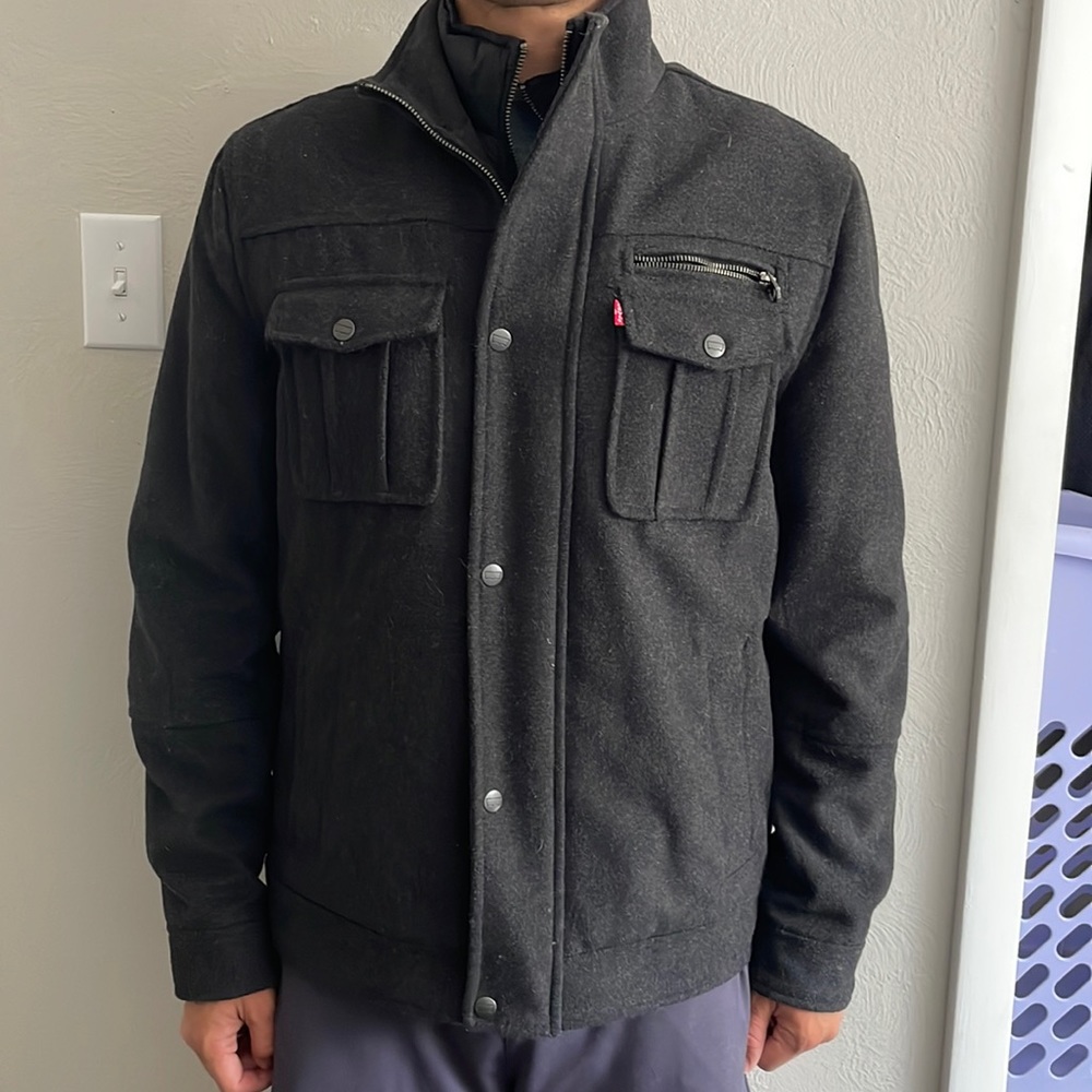 Size Mens Medium. Charcoal grey. Winter jacket. No hood. LEVIS